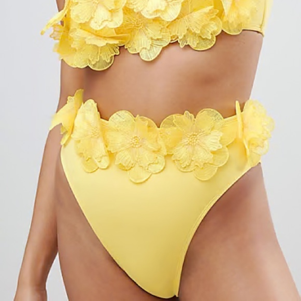 ASOS DESIGN 3D flower bikini bottom Size 4
